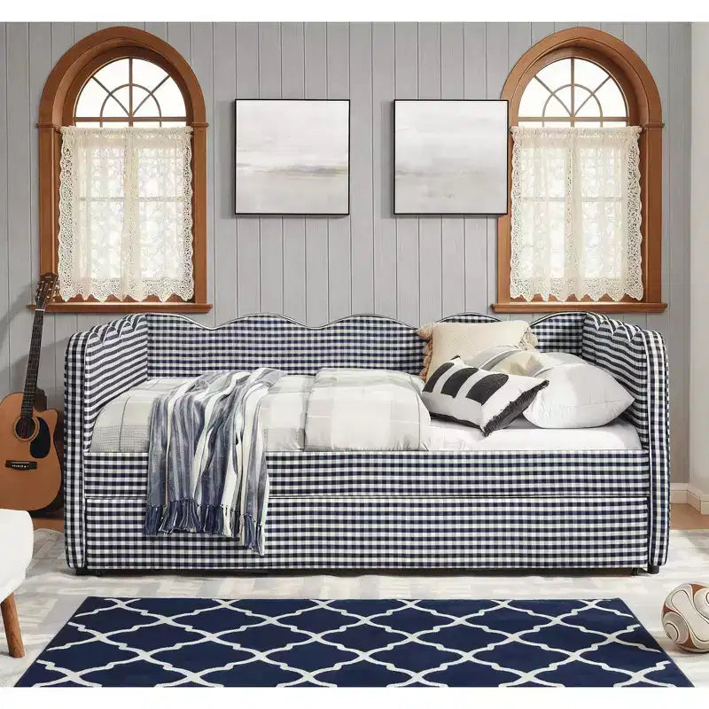 Full Size Gingham Daybed with USB Port & Pull-Out Trundle, Wave Shaped Bed Frame for Bedroom and Living Room.